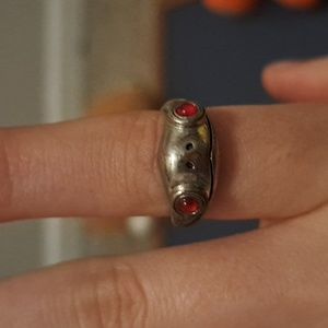 Frog ring